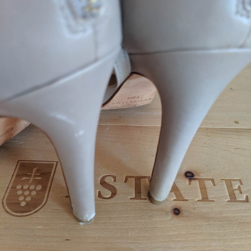 SOLD ⚫Ann Taylor strappy heels sz 7.5 - Picture 9 of 9